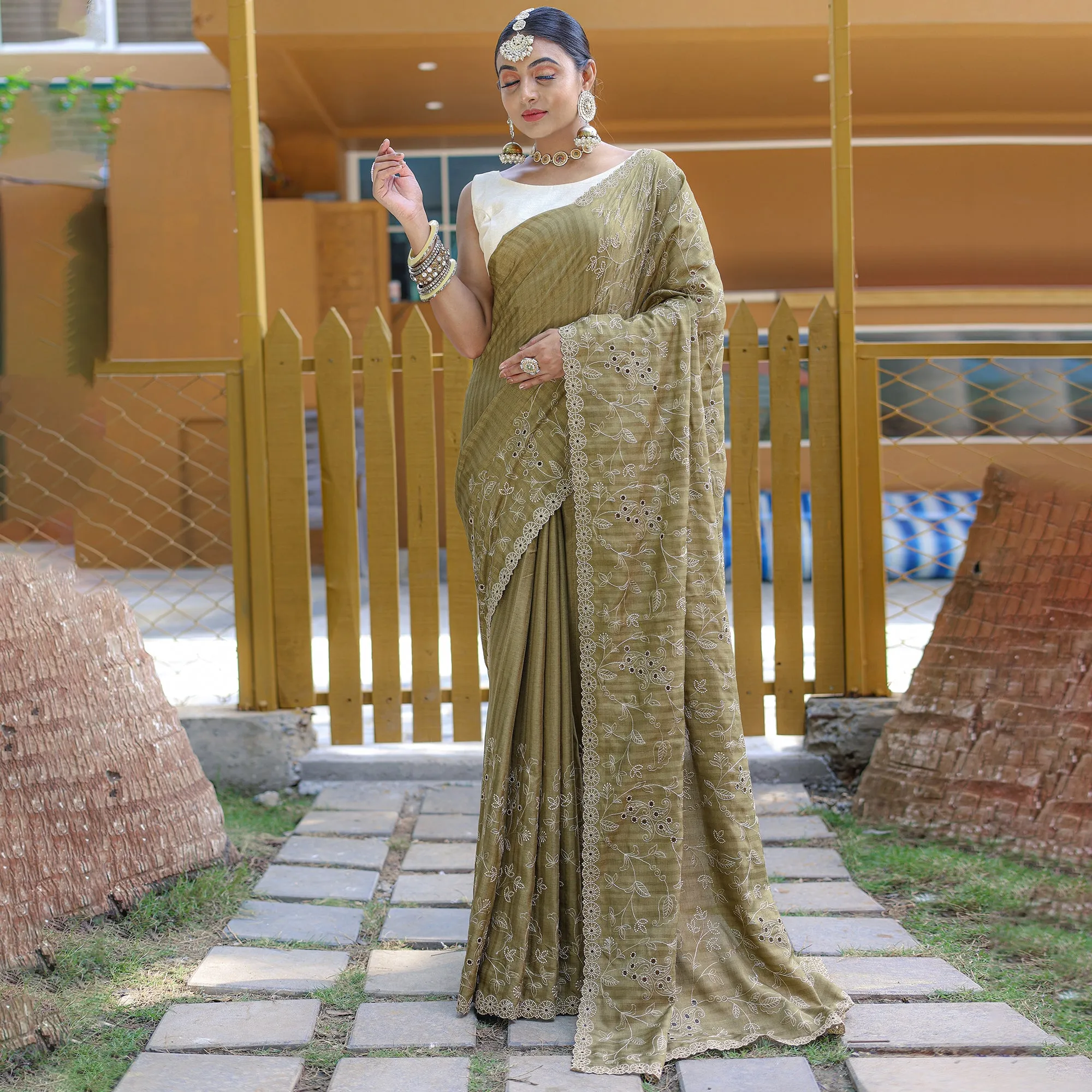 Aaisha Mehendi Soft Silk Handwork Saree